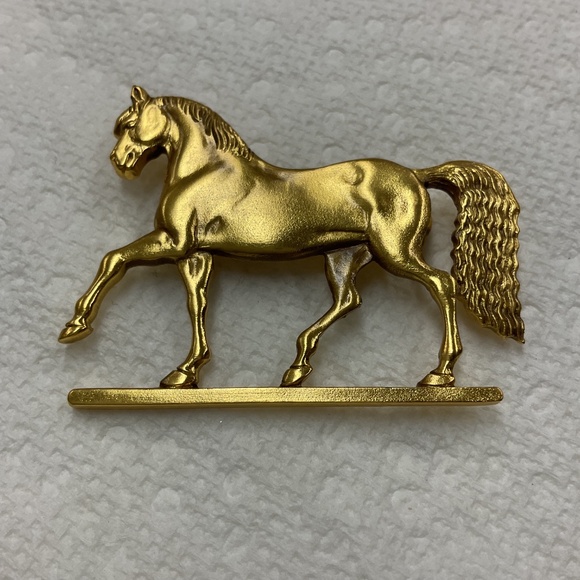 Museum of Fine Arts Horse pin - Picture 3 of 3